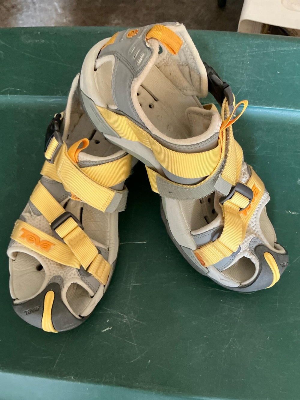 Teva Karnali Wraptor water sandals, Size 7.5